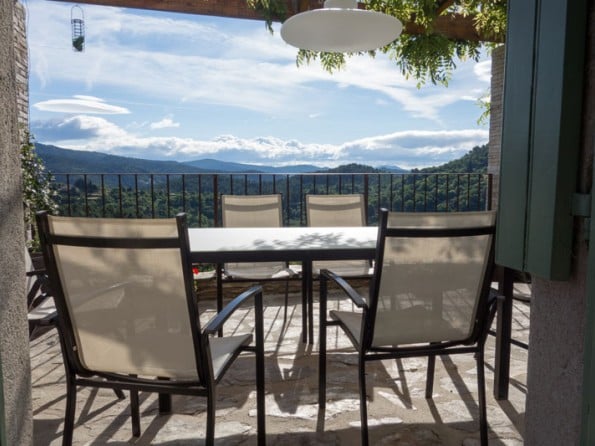 Le Vieux Mas balcony